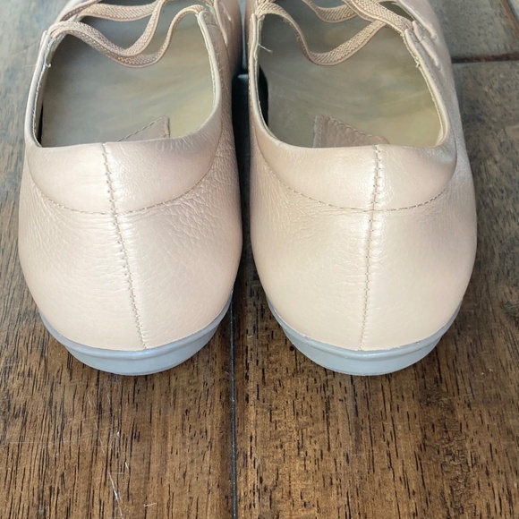 Earthies Shoes Womens 7B Blush Clare Leather Slip On Flats Ballet Straps Comfort - Picture 10 of 10